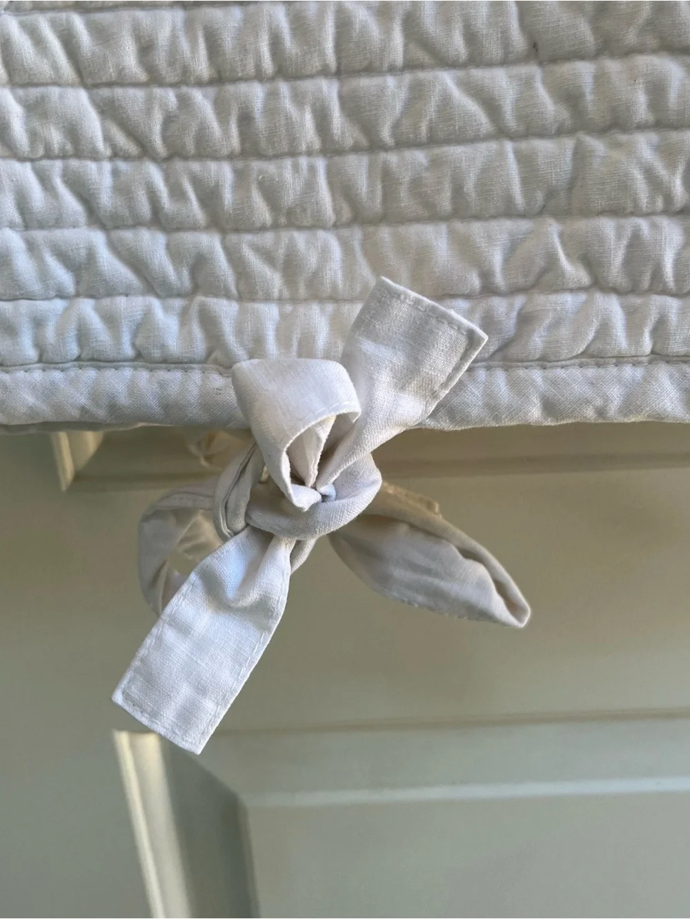 Pottery Barn Hanna Quilted Boutique 2 Standard Shams Cotton Linen White Ties